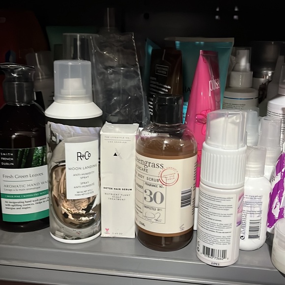 Mystery skincare bundle - Picture 5 of 9